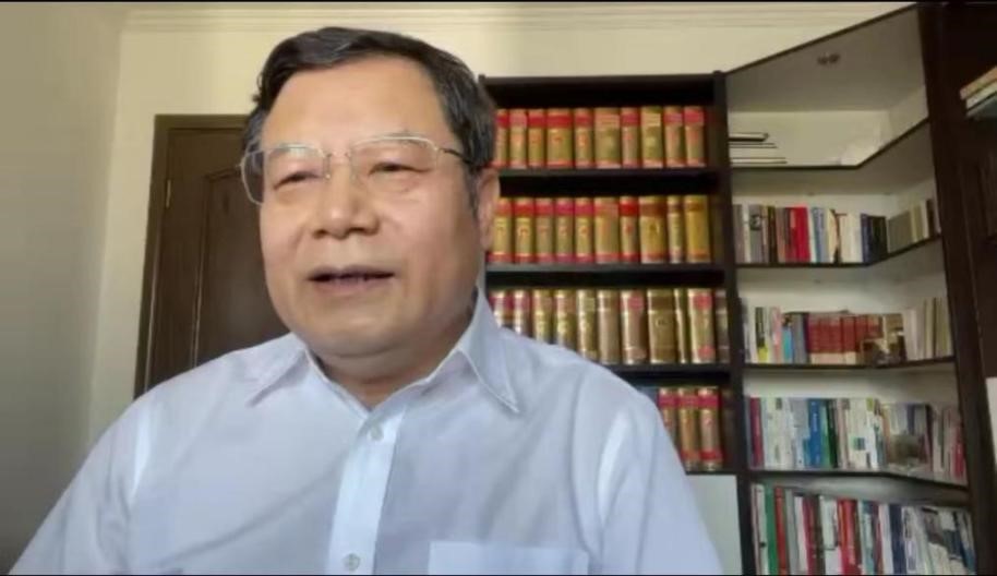 校工会副总席吴飚做总结讲话 来源 王世佳 校工会副总席吴飚做总结讲话 来源 王世佳